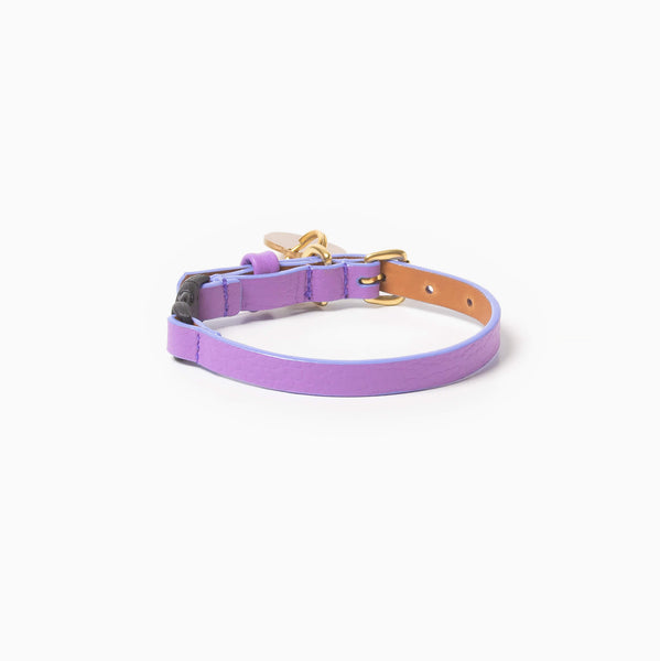 Lilac leather cat collar with tag ID and security clip. Handcreafted leather kitty collar.